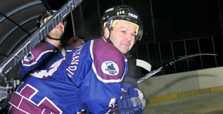 Vedle svých skromných trofejí jsem si vystavil dědečkovy medaile, usmívá se Petr Fuka