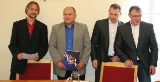 Zástupci IHC Písek a Chomutova podepsali smlouvu o spolupráci při výchově mládeže