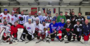 Prázdniny začaly také veteránům a krajánkům. Mají za sebou poslední trénink na ledě