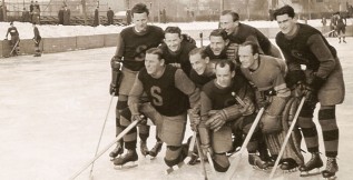 Tmavomodří Jihočeši s červenobílými Pražany vyvolají barevné vzpomínky na minulost