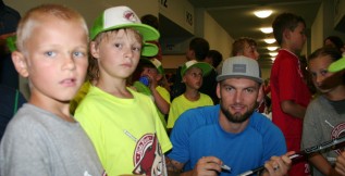 Martin Hanzal se v kempu věnoval dětem. Na Světový pohár se přichystá doma