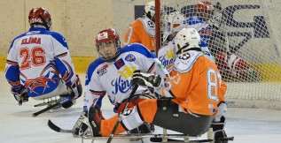 Jihočeští sledge hokejisté půjdou do nové sezony s podporou Nadace ČEZ 