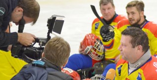 Proti Litvínovu a K. Varům na sledgích nastoupilo jen sedm hráčů, přesto nezklamali