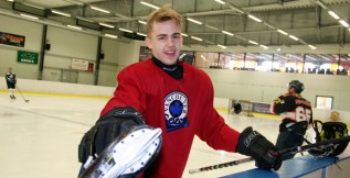 Po dvou sezonách v Motoru se Lukáš Škvarek přes Linec posunul do zámoří a reprezentuje Slovensko 