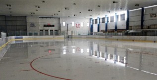 Smutný říjnový obrázek. Na stadionech v Milevsku a Veselí nad Lužnicí rozpustili led