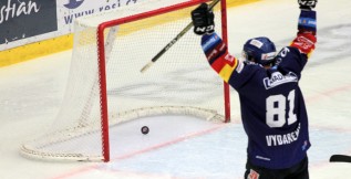 Domácí vítězství nad Litvínovem pečetil vítěznou trefou extraligový oslavenec René Vydarený