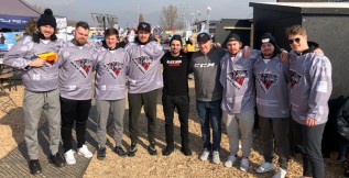 Univerzitní týmy v brněnském Olympijském parku vzdaly hold Jágrovi. Black Dogs skončili třetí