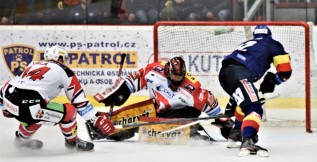 Motor dovolil Pardubicím potřetí za sebou pouze jeden gól  a vstoupil vítězně do play off 