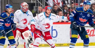 Třinecká ocel byla znovu nad síly budějovického týmu. Gólman Mazanec zůstal neprůstřelný