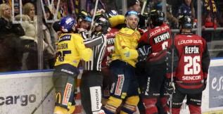 Vedoucí Sparta ukázala v Budvar aréně svoji sílu. Domácí drželi krok do poloviny zápasu