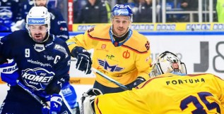 Náskok 3:0 přišel vniveč. Bod z ledu úřadujícího mistra pomohl k udržení sedmé příčky